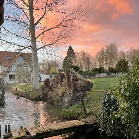 Pieds Dans L Epte Pret De Giverny *