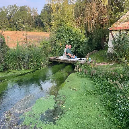 Pieds Dans L Epte Pret De Giverny Apartmán *